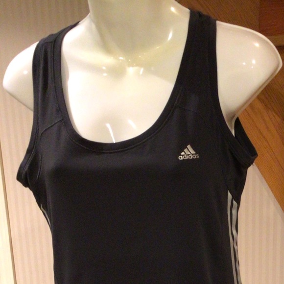 💕2XHost Pick 💕🛍2 for $25🛍Adidas slip on black athletic top - Picture 2 of 5
